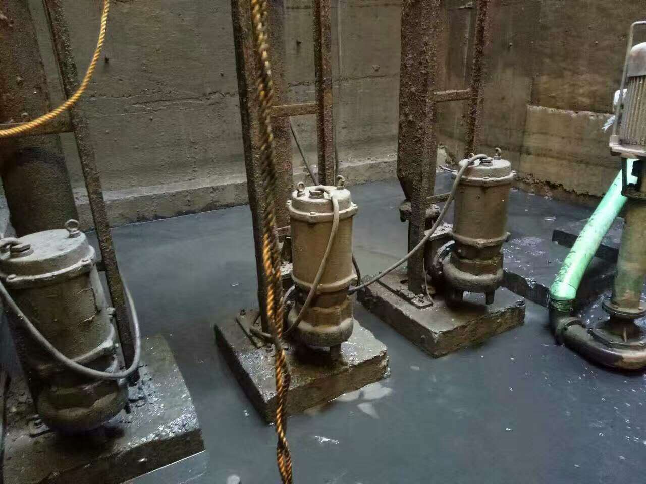 宜川污水池清理