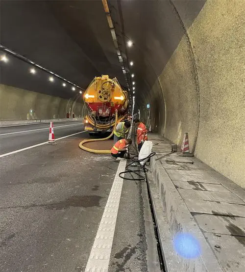 宜川隧道排水渠清淤